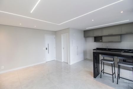 Sala  de apartamento para alugar com 2 quartos, 92m² em Alphaville Empresarial, Barueri