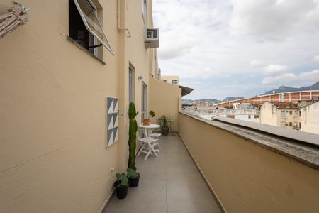 Apartamento à venda com 56m², 1 quarto e sem vaga Apartamento à venda com 56m², 1 quarto e sem vagaSala Varanda