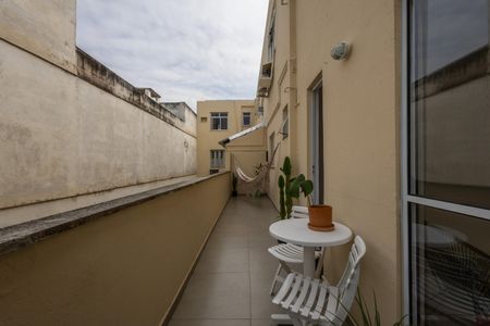 Apartamento à venda com 56m², 1 quarto e sem vaga Apartamento à venda com 56m², 1 quarto e sem vagaSala Varanda