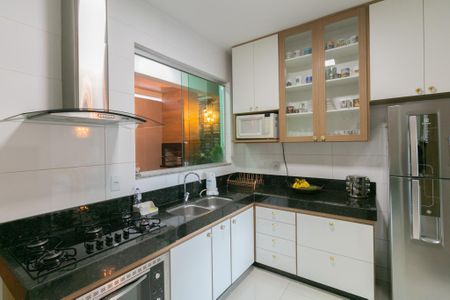 Casa à venda com 182m², 3 quartos e 2 vagasCozinha