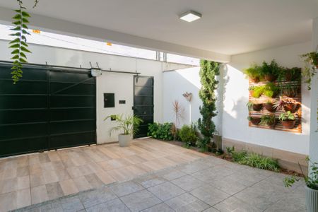 Casa à venda com 182m², 3 quartos e 2 vagasEntrada