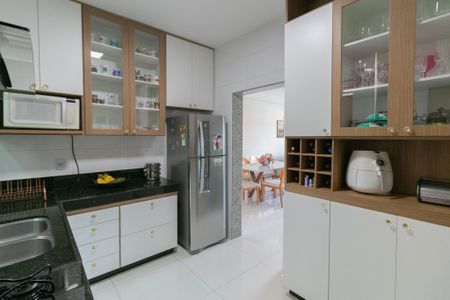 Casa à venda com 182m², 3 quartos e 2 vagasCozinha