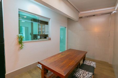 Casa à venda com 182m², 3 quartos e 2 vagasVaranda gourmet / Área de Serviço