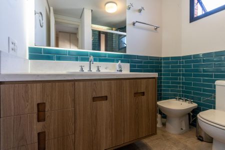 Apartamento à venda com 310m², 4 quartos e 5 vagasBanheiro Suíte 2