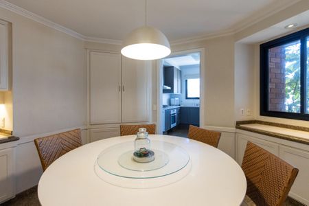 Apartamento à venda com 310m², 4 quartos e 5 vagasCopa