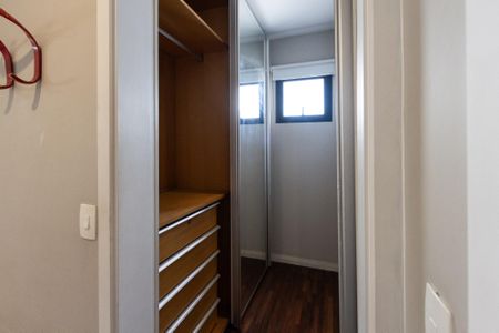 Apartamento à venda com 310m², 4 quartos e 5 vagasCloset Suíte 4