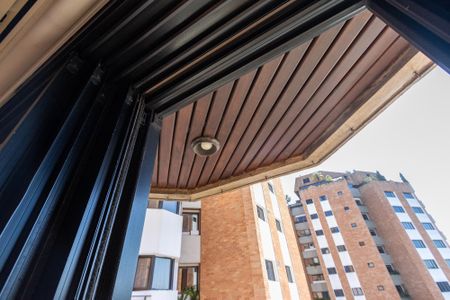 Apartamento à venda com 310m², 4 quartos e 5 vagasVaranda Suíte 4