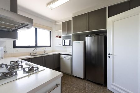 Apartamento à venda com 310m², 4 quartos e 5 vagasCozinha