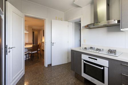 Apartamento à venda com 310m², 4 quartos e 5 vagasCozinha