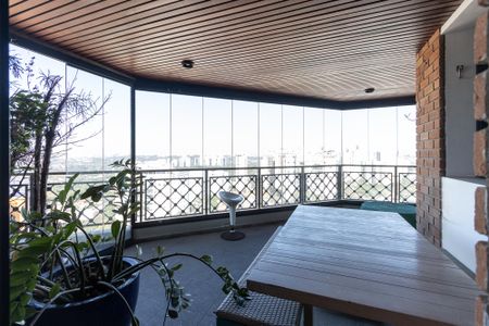 Apartamento à venda com 310m², 4 quartos e 5 vagasVaranda da Sala