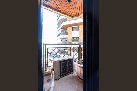 Apartamento à venda com 310m², 4 quartos e 5 vagasVaranda Suíte 3