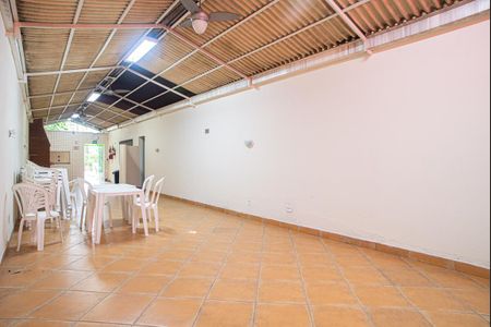 Apartamento à venda com 58m², 2 quartos e 1 vaga Apartamento à venda com 58m², 2 quartos e 1 vagaÁrea comum - Salão de festas