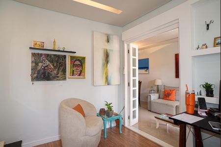 Apartamento à venda com 58m², 2 quartos e 1 vaga Apartamento à venda com 58m², 2 quartos e 1 vagaEscritório