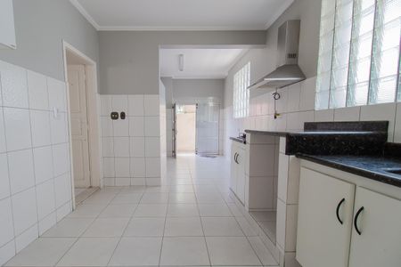 Casa para alugar com 320m², 3 quartos e 2 vagas Casa para alugar com 320m², 3 quartos e 2 vagasCozinha