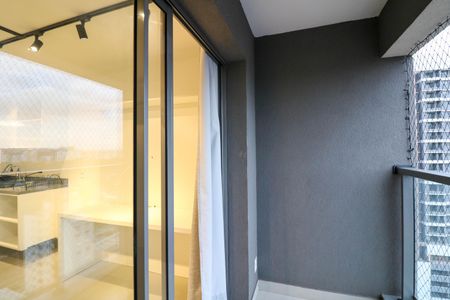 Varanda de kitnet/studio para alugar com 1 quarto, 25m² em Santo Amaro, São Paulo
