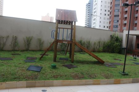 Apartamento à venda com 80m², 2 quartos e 2 vagasÁrea comum - Playground