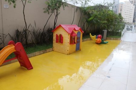 Apartamento à venda com 80m², 2 quartos e 2 vagasÁrea comum - Playground