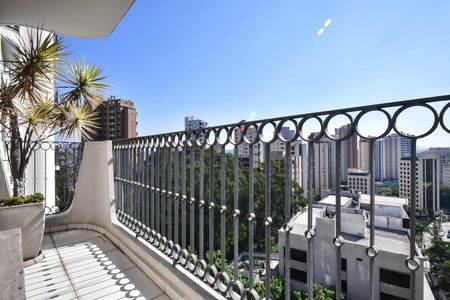 Apartamento para alugar com 204m², 3 quartos e 3 vagasVaranda