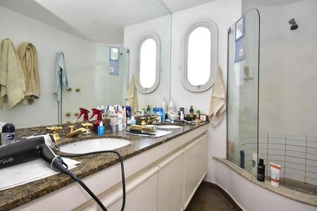 Apartamento para alugar com 204m², 3 quartos e 3 vagasBanheiro da Suíte 3