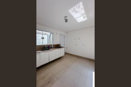 Casa para alugar com 170m², 3 quartos e 2 vagas Casa para alugar com 170m², 3 quartos e 2 vagasCozinha