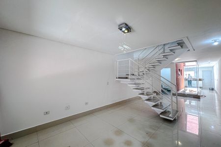 Casa para alugar com 170m², 3 quartos e 2 vagas Casa para alugar com 170m², 3 quartos e 2 vagasSala