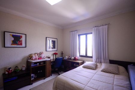 Casa à venda com 280m², 3 quartos e 3 vagas Casa à venda com 280m², 3 quartos e 3 vagasQuarto 2