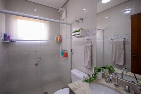 Casa à venda com 280m², 3 quartos e 3 vagas Casa à venda com 280m², 3 quartos e 3 vagasBanheiro 2