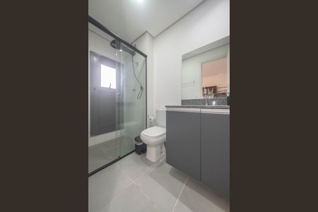 Banheiro de apartamento para alugar com 1 quarto, 17m² em Chácara Santo Antônio (zona Sul), São Paulo
