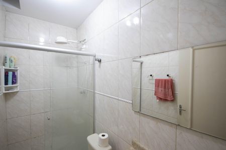 Casa à venda com 140m², 3 quartos e 2 vagas Casa à venda com 140m², 3 quartos e 2 vagasBanheiro 1