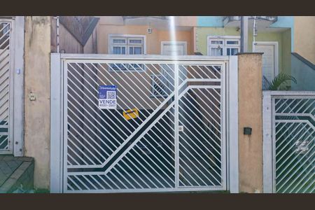 Casa à venda com 140m², 3 quartos e 2 vagas Casa à venda com 140m², 3 quartos e 2 vagasFachada