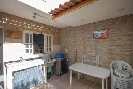 Casa à venda com 140m², 3 quartos e 2 vagas Casa à venda com 140m², 3 quartos e 2 vagasÁrea de Serviço