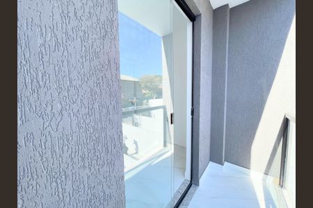 Casa à venda com 75m², 2 quartos e 1 vaga Casa à venda com 75m², 2 quartos e 1 vagaVaranda