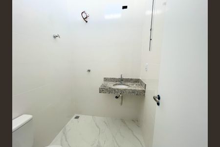 Casa à venda com 75m², 2 quartos e 1 vaga Casa à venda com 75m², 2 quartos e 1 vagaBanheiro social