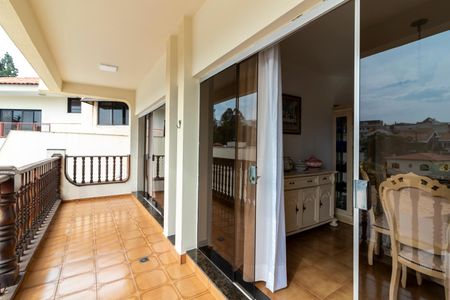 Casa à venda com 462m², 4 quartos e 6 vagas Casa à venda com 462m², 4 quartos e 6 vagasVaranda das Salas de Jantar