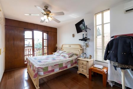 Casa à venda com 462m², 4 quartos e 6 vagas Casa à venda com 462m², 4 quartos e 6 vagasSuíte 1