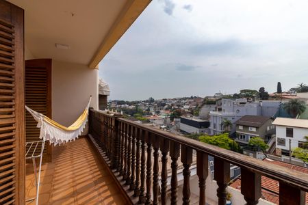 Casa à venda com 462m², 4 quartos e 6 vagas Casa à venda com 462m², 4 quartos e 6 vagasVaranda da Suíte 1
