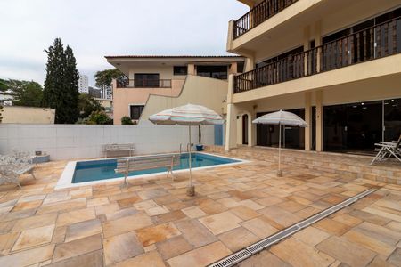 Casa à venda com 462m², 4 quartos e 6 vagas Casa à venda com 462m², 4 quartos e 6 vagasÁrea comum