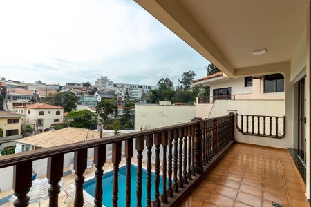 Casa à venda com 462m², 4 quartos e 6 vagas Casa à venda com 462m², 4 quartos e 6 vagasVaranda das Salas de Jantar