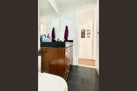 Apartamento à venda com 82m², 2 quartos e sem vaga Apartamento à venda com 82m², 2 quartos e sem vagaBanheiro