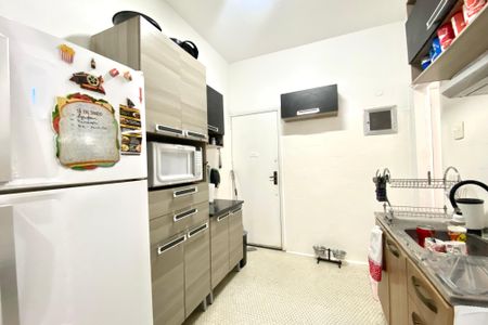 Apartamento à venda com 82m², 2 quartos e sem vaga Apartamento à venda com 82m², 2 quartos e sem vagaCozinha