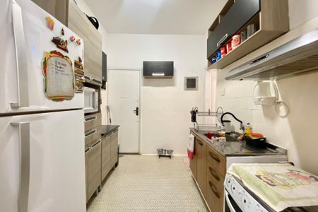Apartamento à venda com 82m², 2 quartos e sem vaga Apartamento à venda com 82m², 2 quartos e sem vagaCozinha