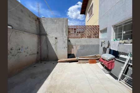 Casa à venda com 130m², 3 quartos e 2 vagas Casa à venda com 130m², 3 quartos e 2 vagasQuintal
