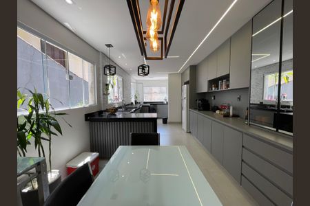 Casa à venda com 130m², 3 quartos e 2 vagas Casa à venda com 130m², 3 quartos e 2 vagasCozinha