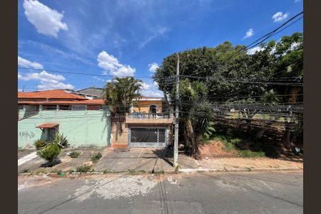 Casa à venda com 130m², 3 quartos e 2 vagas Casa à venda com 130m², 3 quartos e 2 vagasVista da Varanda