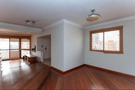 Apartamento à venda com 313m², 4 quartos e 4 vagas Apartamento à venda com 313m², 4 quartos e 4 vagasSala