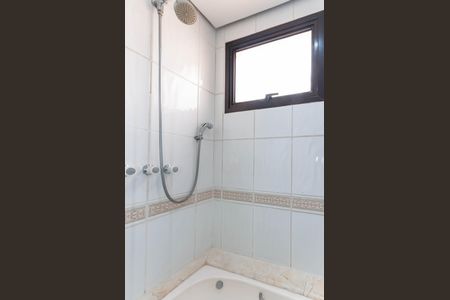 Apartamento à venda com 313m², 4 quartos e 4 vagas Apartamento à venda com 313m², 4 quartos e 4 vagasBanheiro da Suíte 1