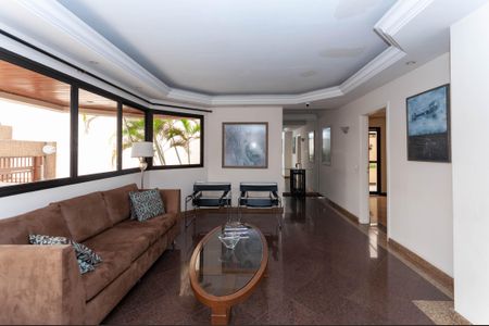 Apartamento à venda com 313m², 4 quartos e 4 vagas Apartamento à venda com 313m², 4 quartos e 4 vagasÁrea Comum - Hall Social