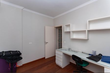 Apartamento à venda com 313m², 4 quartos e 4 vagas Apartamento à venda com 313m², 4 quartos e 4 vagasQuarto