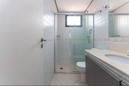 Apartamento à venda com 313m², 4 quartos e 4 vagas Apartamento à venda com 313m², 4 quartos e 4 vagasBanheiro da Suíte 2