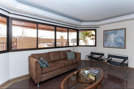 Apartamento à venda com 313m², 4 quartos e 4 vagas Apartamento à venda com 313m², 4 quartos e 4 vagasÁrea Comum - Hall Social